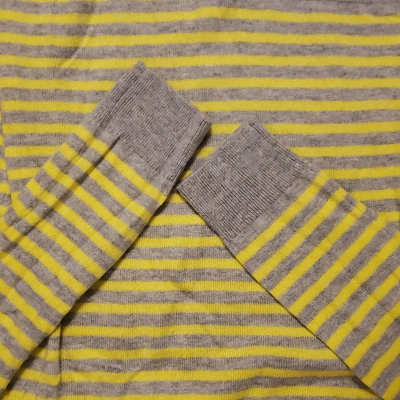 Gap Yellow Gray striped sweater - Picture 3 of 4